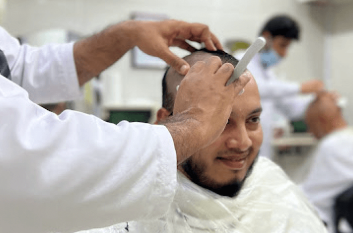 Is it compulsory to cut hair after umrah?